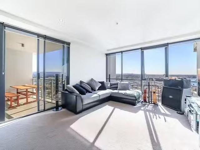 Just in! 2302/4 Wahroonga Place, Surfers Paradise, QLD 4217