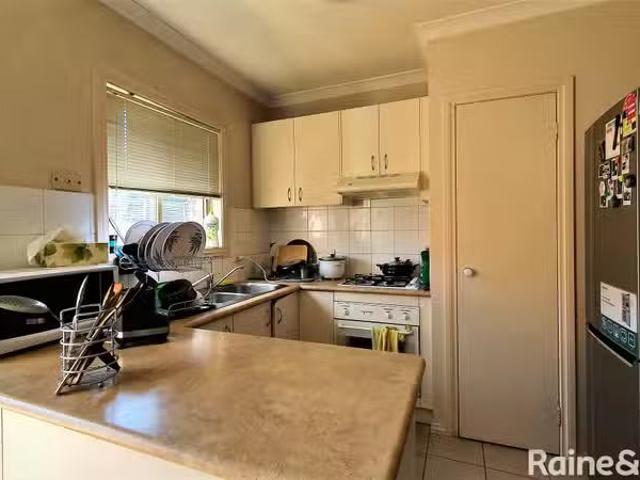 Nice 23/12 32 Pecks Road, Sydenham VIC 3037