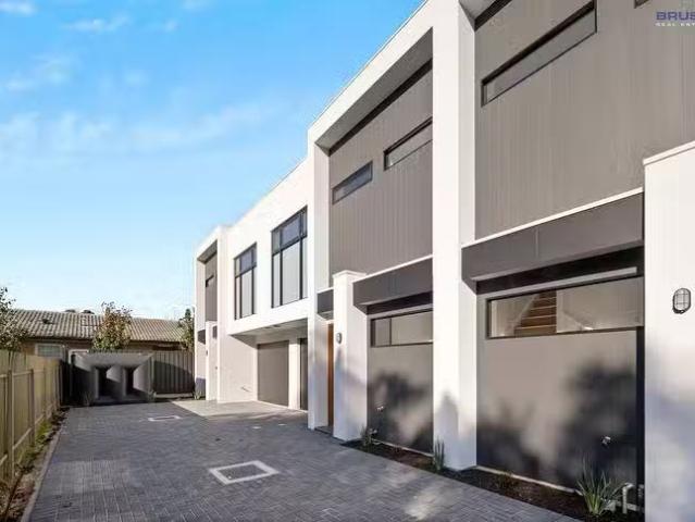Unique 2/32 Mortimer Street, Kurralta Park, SA 5037