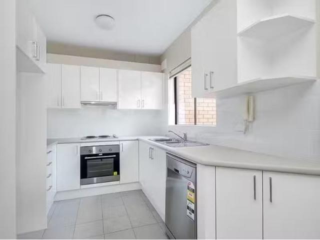 Cheap 23/33 Livingstone Road, PETERSHAM Apartment for rent Li.