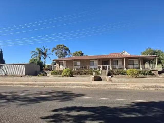 Deal! 23 Drabsch Street, Loxton, SA 5333