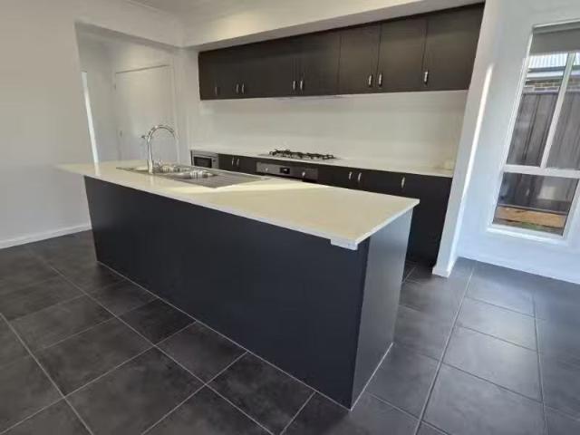 Just in! 23 Edye Circuit, ORANGE House for rent Listed by Ana.