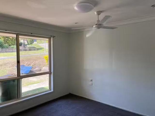 Just in! 2/3 Phoenix Court, Churchill, QLD 4305