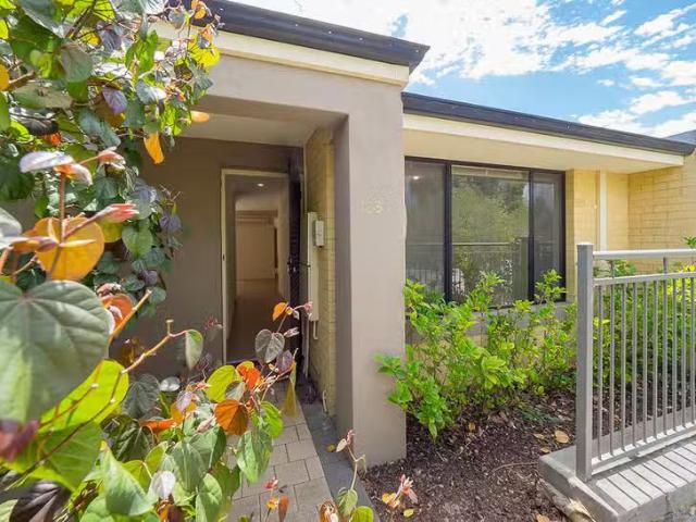 Nice 23 Redstone Trail, Ellenbrook, WA 6069