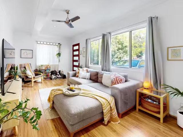 Rental! 23B Devonhill Street, THE GAP, QLD 4061 Duplex for R.