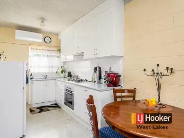 Just in! 2/444 Sir Donald Bradman Drive, Brooklyn Park, SA 5032