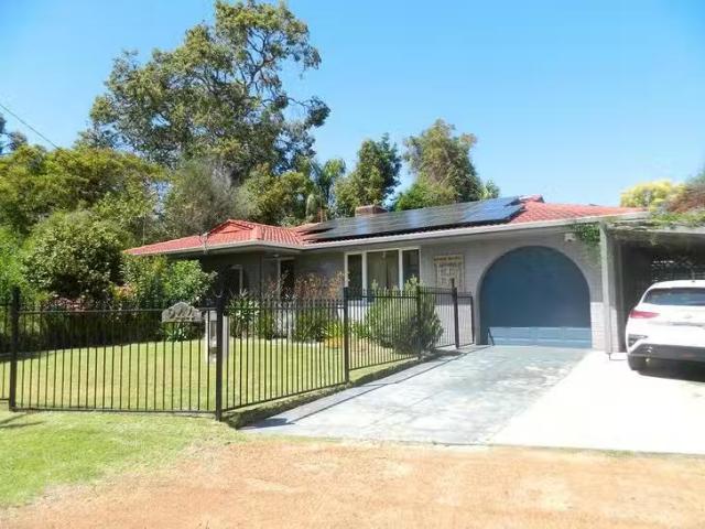 Cozy 244 Canning Road, Lesmurdie, WA 6076