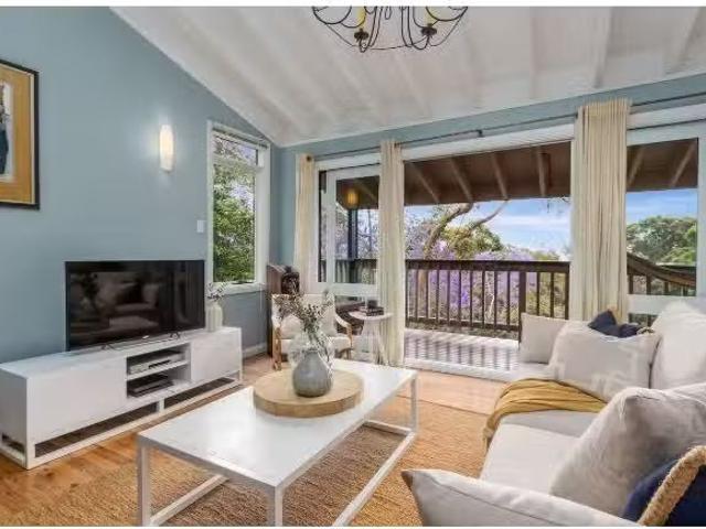 Cozy 245 Lower Plateau Road, Bilgola Plateau House for rent L.
