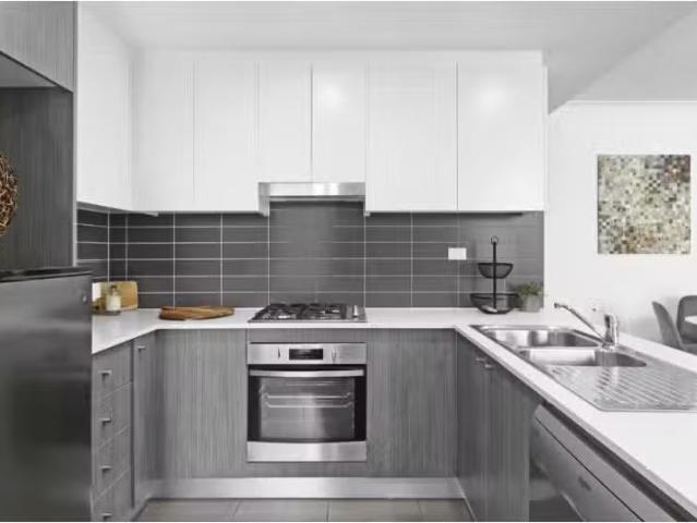 Nice 24/6 8 George Street, Warwick Farm Apartment for rent Li.