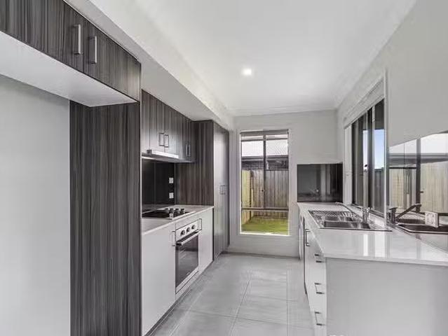 Rental! 2/48 Herbst Drive, Bahrs Scrub, QLD 4207