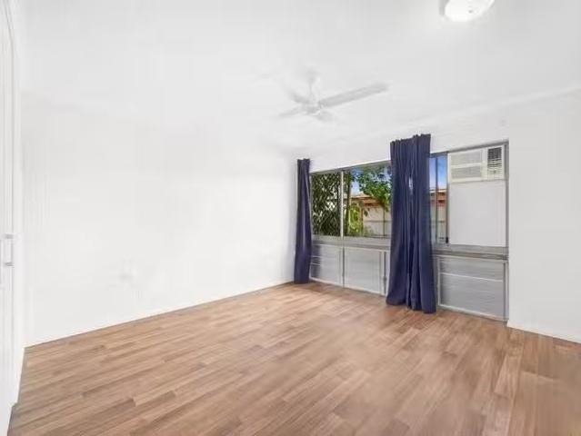 Just in! 2/40 44 Dalton Street, Westcourt, QLD 4870