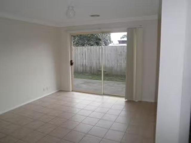 Charming 2/438 Scoresby Road, Ferntree Gully, VIC 3156