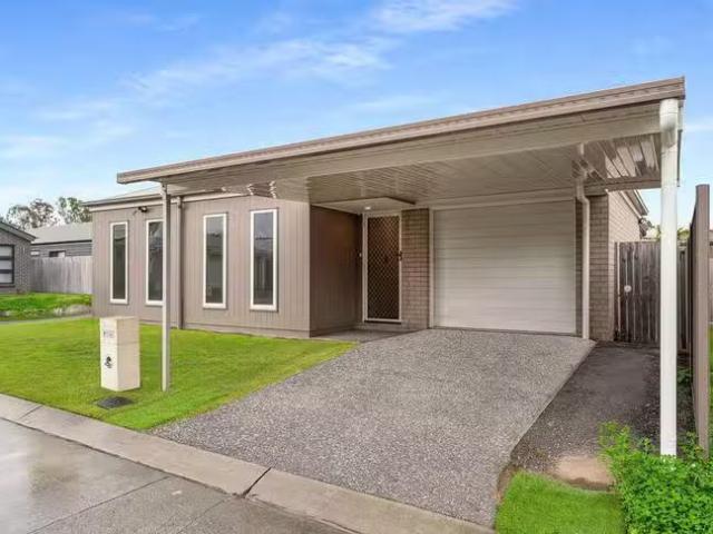 Cozy 2/43 Rosella Street, Loganlea, QLD 4131
