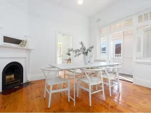 Just in! 2/4 Gillies Avenue, Haberfield Townhouse for rent Li.
