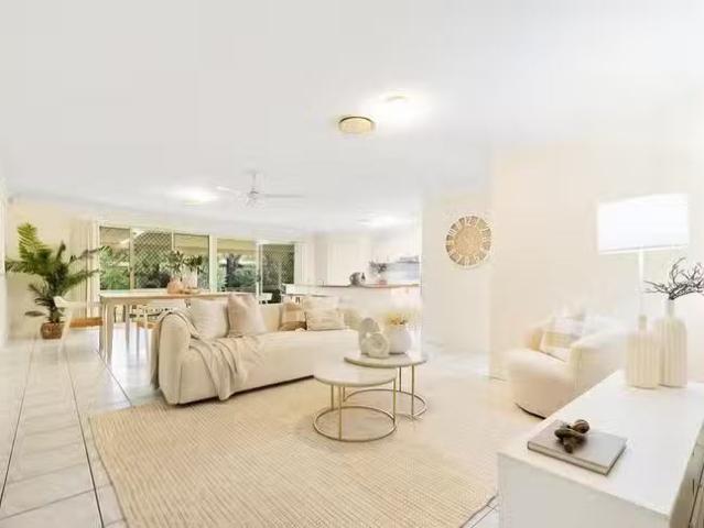 For Rent! 24 Kirralee Crescent, Upper Kedron, QLD 4055