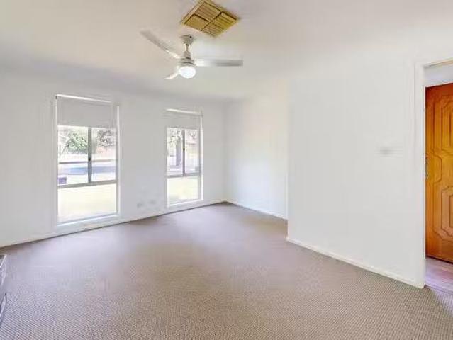 Just in! 24 Springfield Way, Dubbo, NSW 2830
