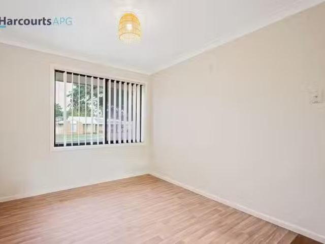 Charming 24 Rendell Elbow, Withers, WA 6230