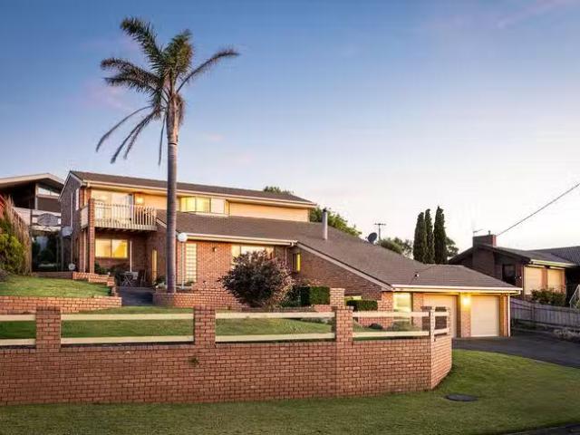 Unique 24 Riverview Terrace, Warrnambool, VIC 3280