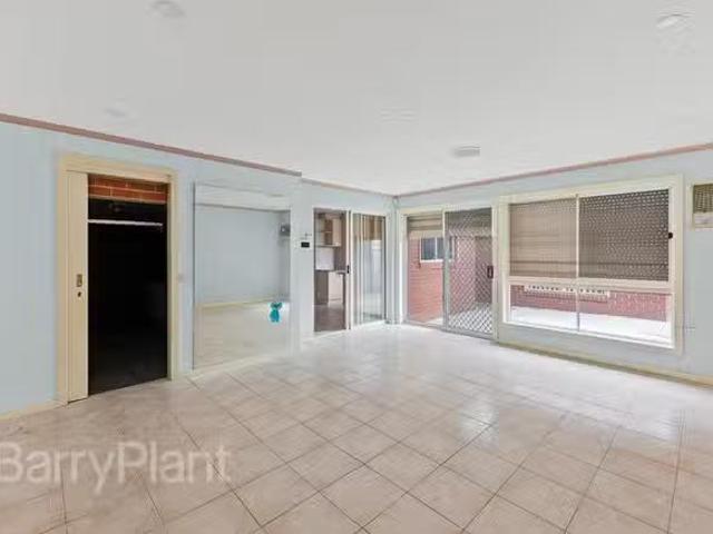 For Rent! 24 Warwick Road, Sunshine North, VIC 3020