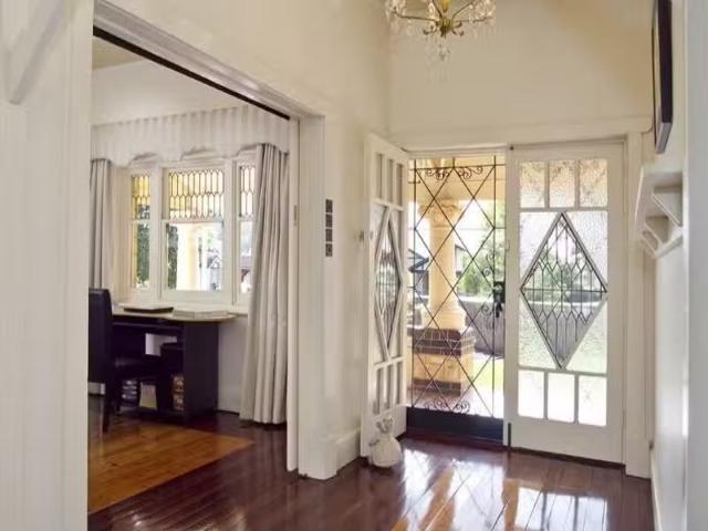 Nice 24 Windsor Road, GLENUNGA House for rent Listed by Danie.