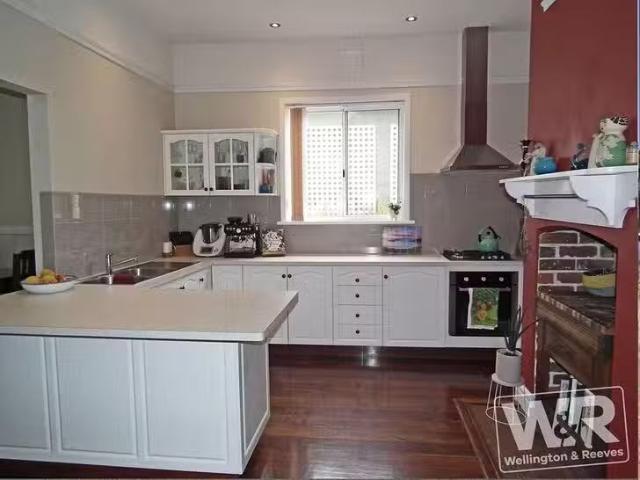 Cozy 24 View Street, Albany, WA 6330