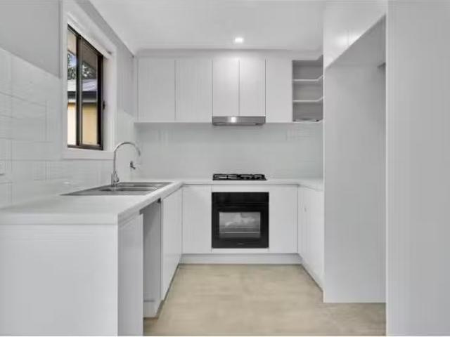 Unique 24A Parkes Crescent, BLACKETT House for rent Listed by.