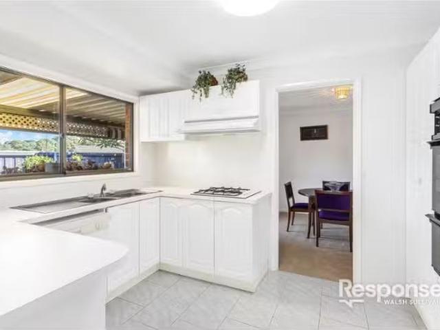 Deal! 25/7 Chapel Lane, Baulkham Hills Apartment for rent Lis.
