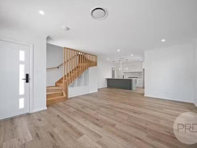 For Rent! 2/59 Shaw Street, Wagga Wagga, NSW 2650