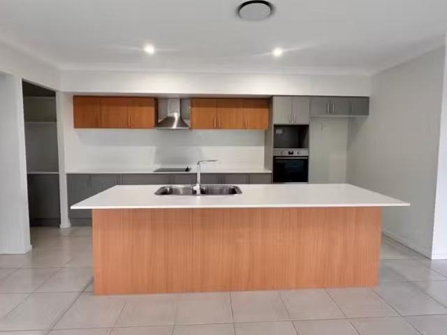 Rental! 25 Bushel Street, Armidale House for rent Listed by P.