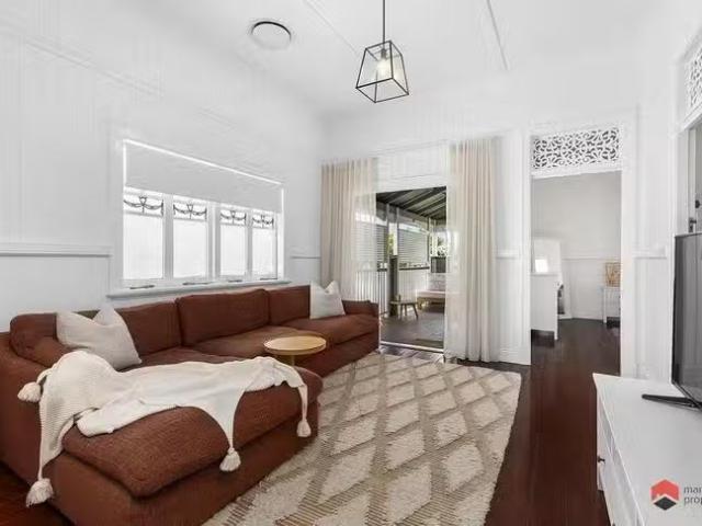 Cozy 25 Day Road, Northgate, QLD 4013