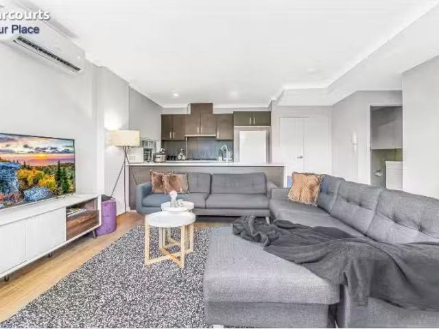 Unique 2/5 Dunlop Avenue, ROPES CROSSING Apartment for rent L.