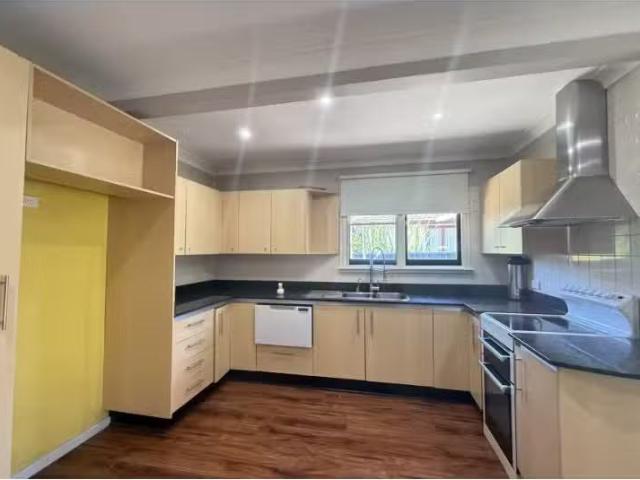 Charming 25 Kingsley Street, Blackett House for rent Listed b.