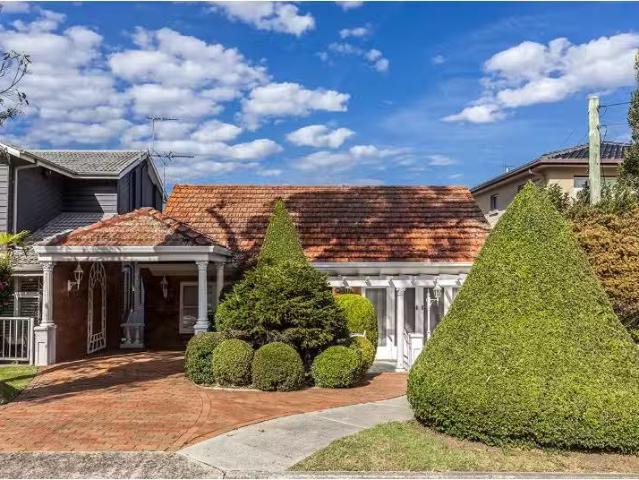 Charming 25 Moore Street, Clontarf House for rent Listed by M.