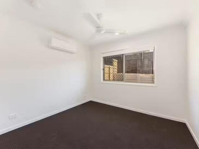Deal! 2/5 Maggiolo Street, Boronia Heights, QLD 4124