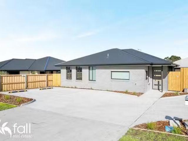 For Rent! 2/5 Newfield Road, Rokeby, TAS 7019