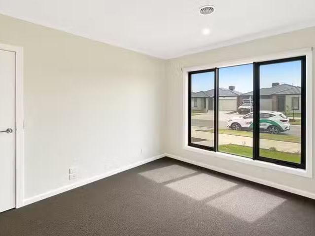 Charming 25 Smilax Street, Wallan, VIC 3756
