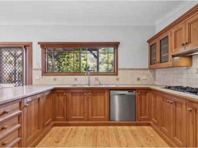 Deal! 25 Rangers Retreat Road, Frenchs Forest House for rent.