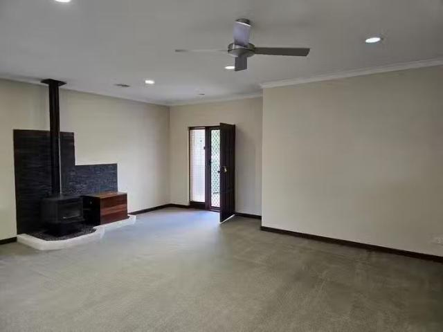 Charming 25 William Drive, Broadwater, WA 6280