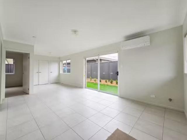 Charming 25a Mc Gregor Way, SPRING FARM House for rent Listed.