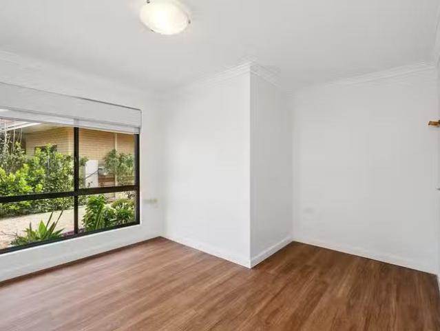 Nice 25A Thomas Way, Karrinyup, WA 6018
