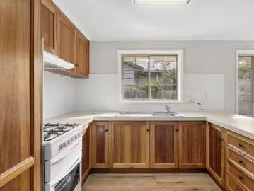 Nice 2/68 Watsons Road, Newcomb, VIC 3219