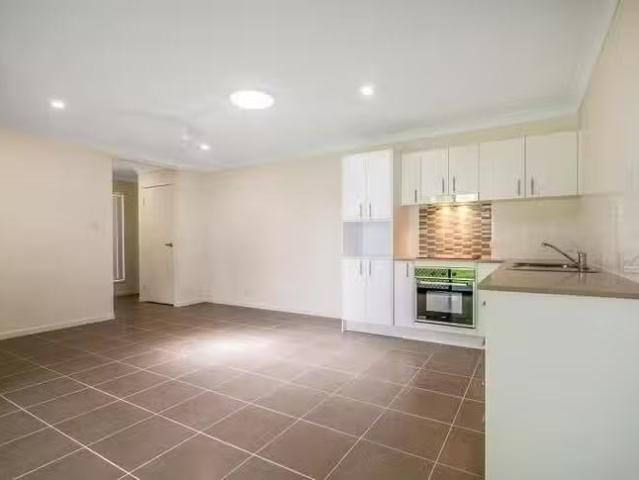 Charming 2/61 Dudleigh Street, North Booval, QLD 4304