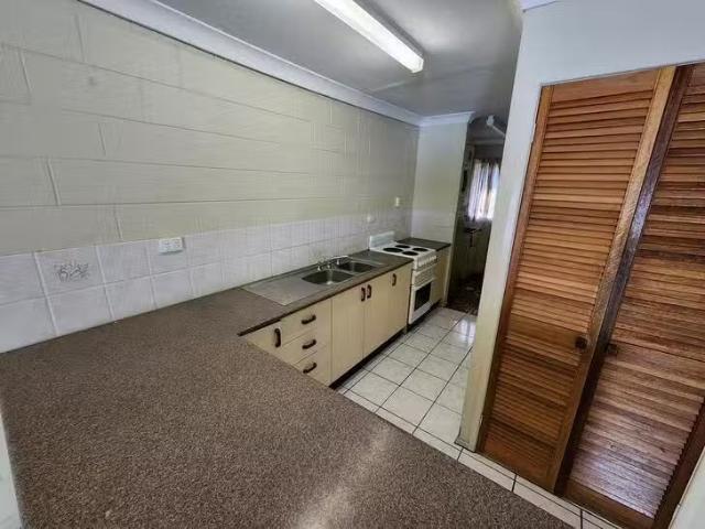 Unique 2/63 Kings Road, Pimlico, QLD 4812