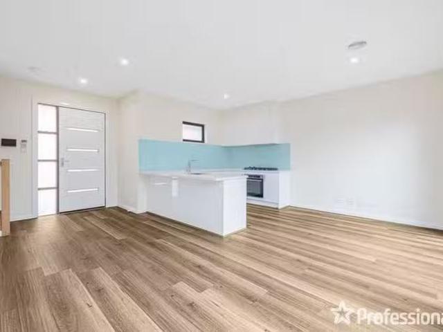 New 2/6 Edwards Street, Burwood, VIC 3125