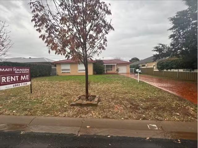 Rental! 26 Eden Park, DUBBO House for rent Listed by Rochelle.