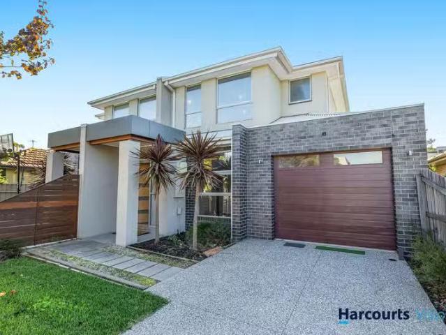 Charming 26 Paul Avenue, KEILOR EAST, VIC 3033 Townhouse for.