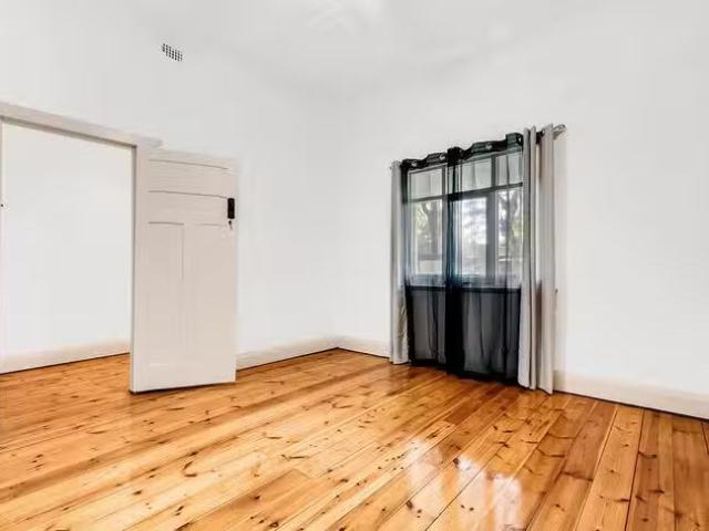 Deal! 26 William Street, Croydon, SA 5008