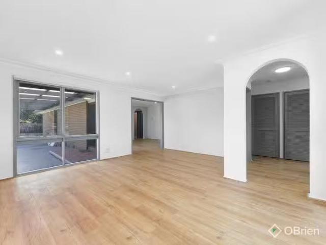 Cozy 277 South Gippsland Highway, Cranbourne, VIC 3977