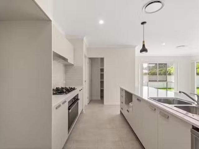Cheap 27 Charlotte Court, Kawungan, QLD 4655