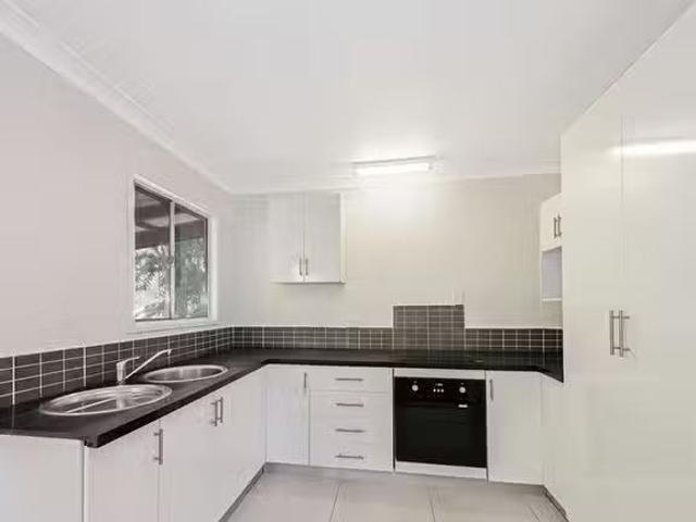 Rental! 27 Iris Street, Gailes, QLD 4300